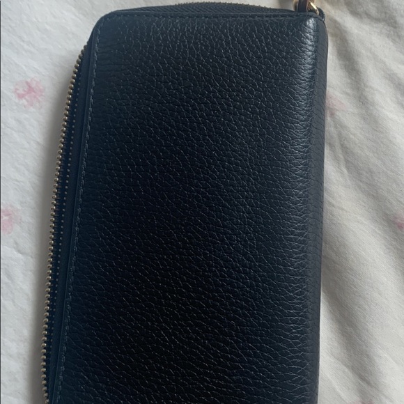Michael Kors Wallet - Picture 2 of 5